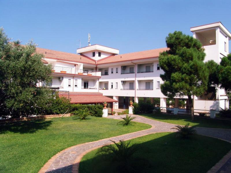Hotel Gaudio 롱고바르디 외부 사진