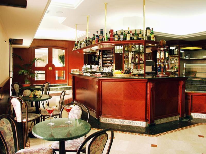 Hotel Gaudio 롱고바르디 외부 사진
